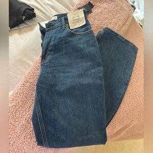BRAND NWT!! Abercrombie & Fitch Ultra High Rise 90’s Straight Leg Jean